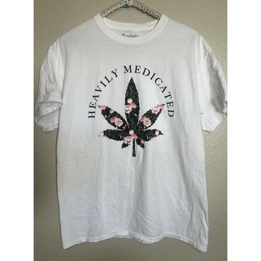 Spencer's Men Shirt Large White Heavenly Medicated Marijuana Leaf Short Sleeve